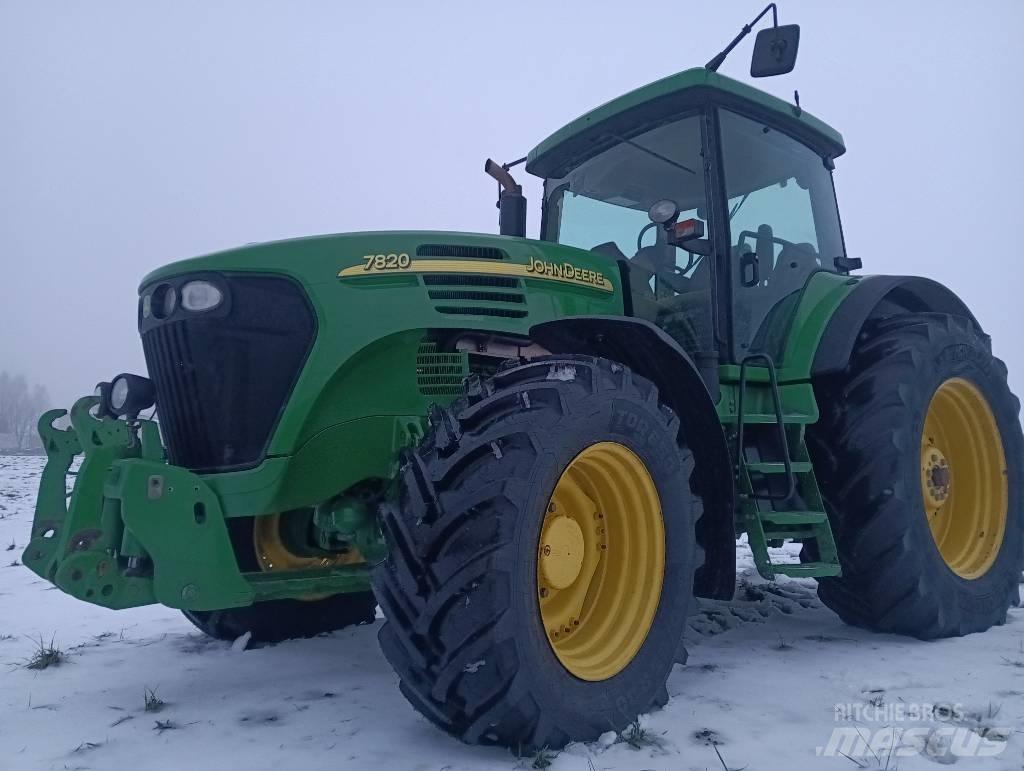John Deere 7820 Traktorer