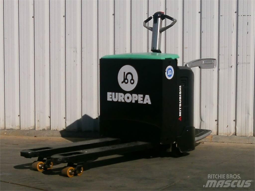 Mitsubishi PBV20N Lavtløftende truck med platform