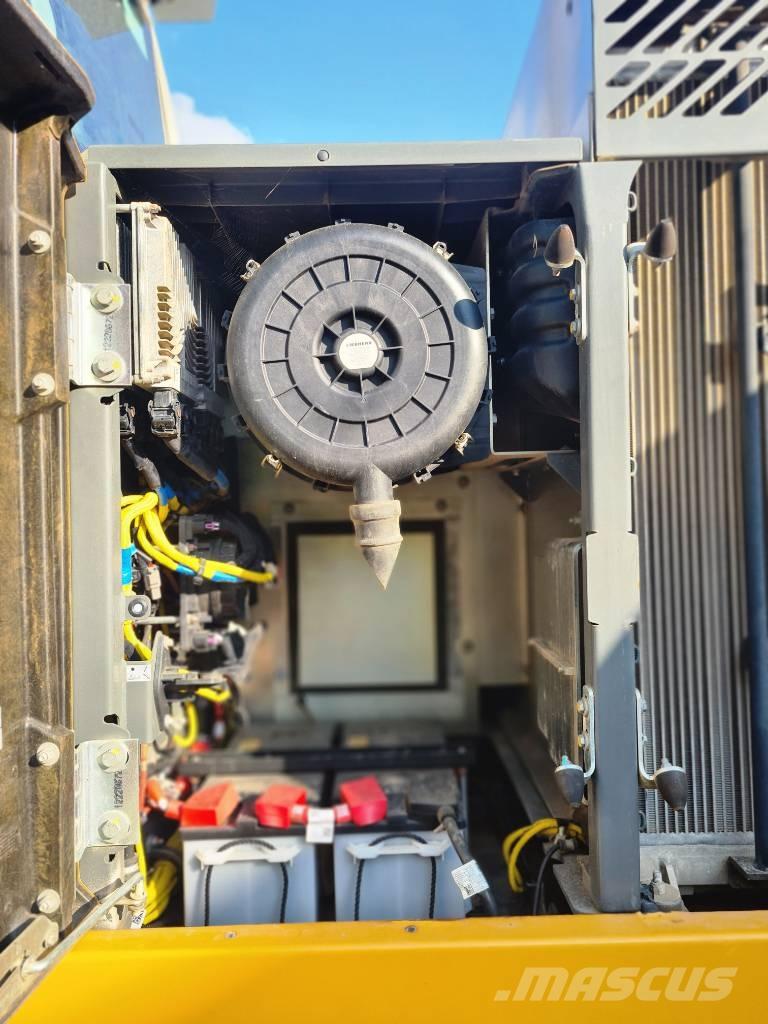 Liebherr R 930 LC Beltegraver