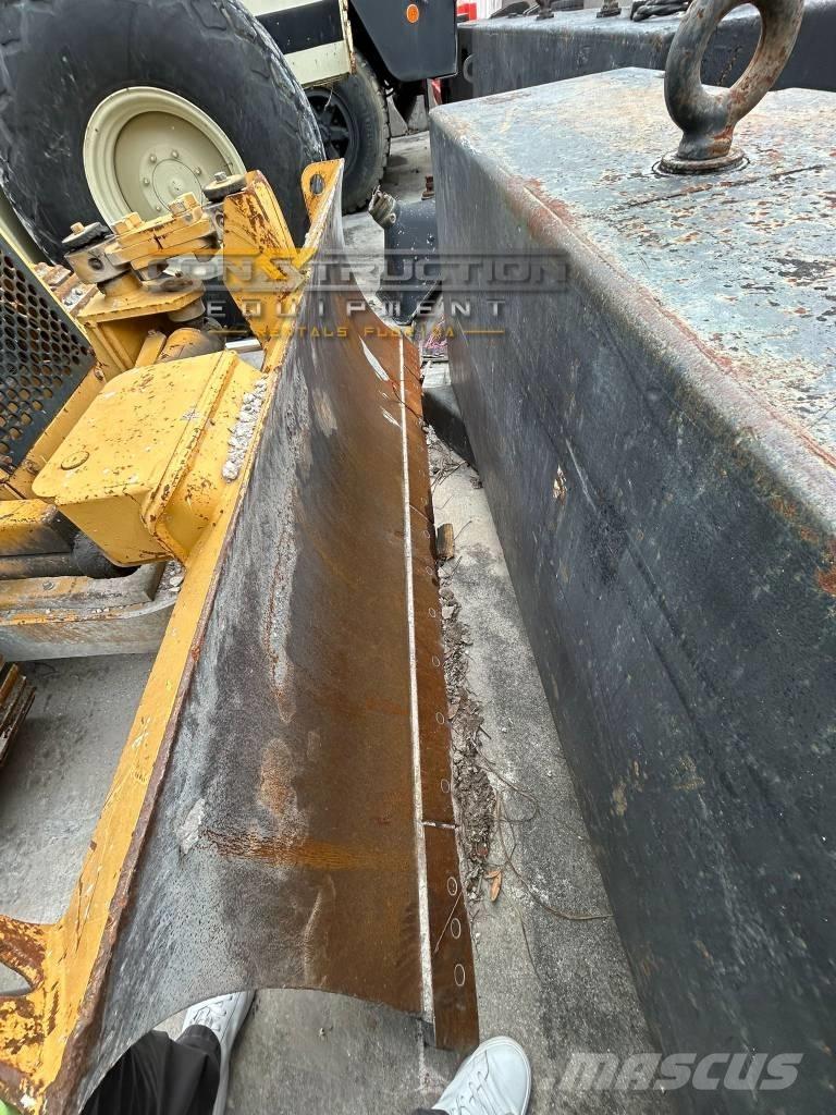 CAT D 3 C III Dozere Beltegående