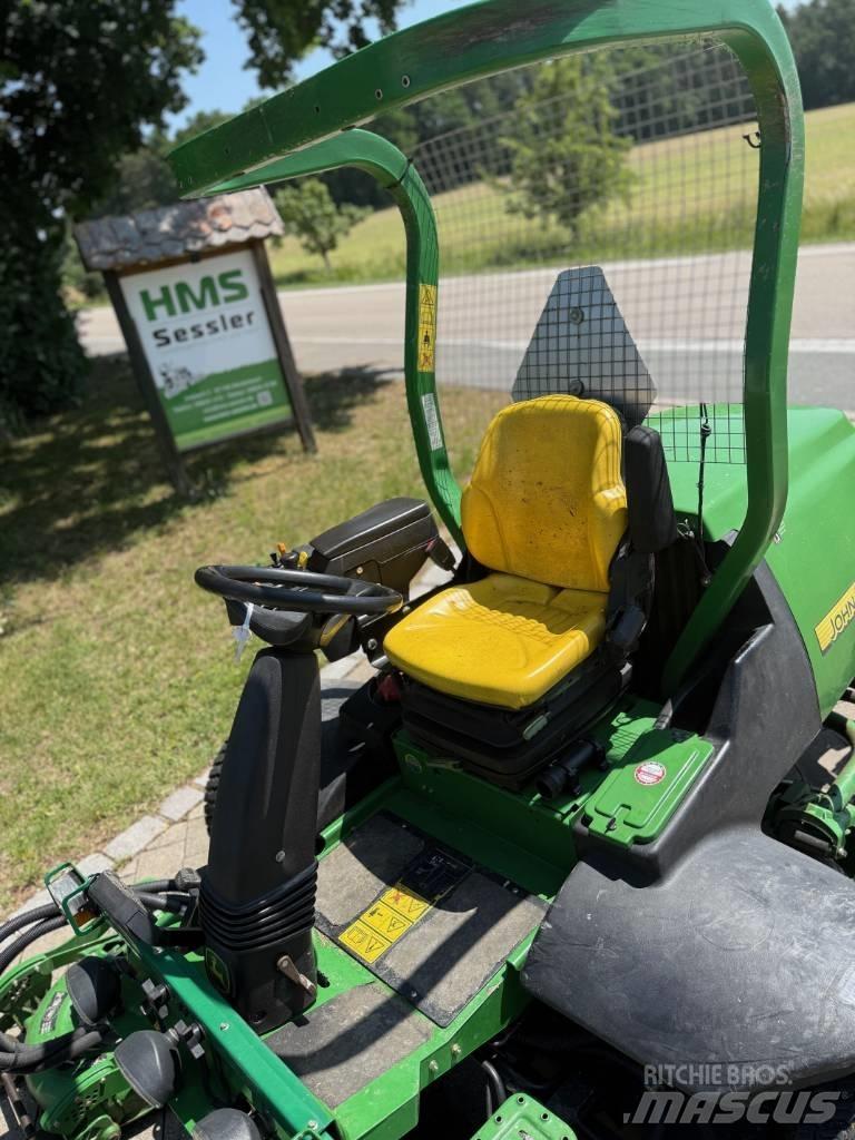 John Deere 8800 Sitteklippere