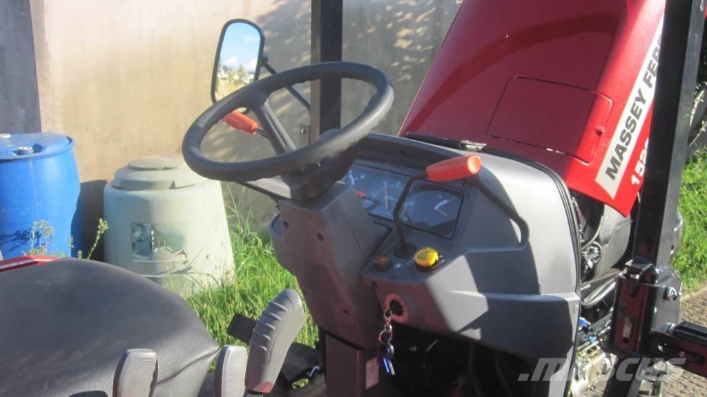 Massey Ferguson 1529 Traktorer