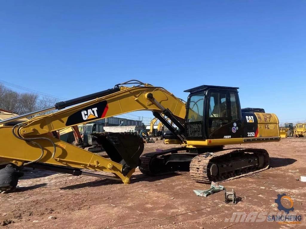 CAT 325D Beltegraver