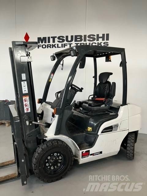 Mitsubishi FD25N3 Diesel Trucker