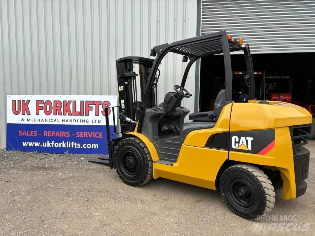 CAT DP40NT Diesel Trucker