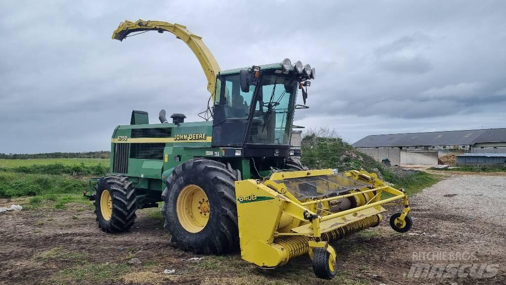 John Deere 6750 Fôrhøstere