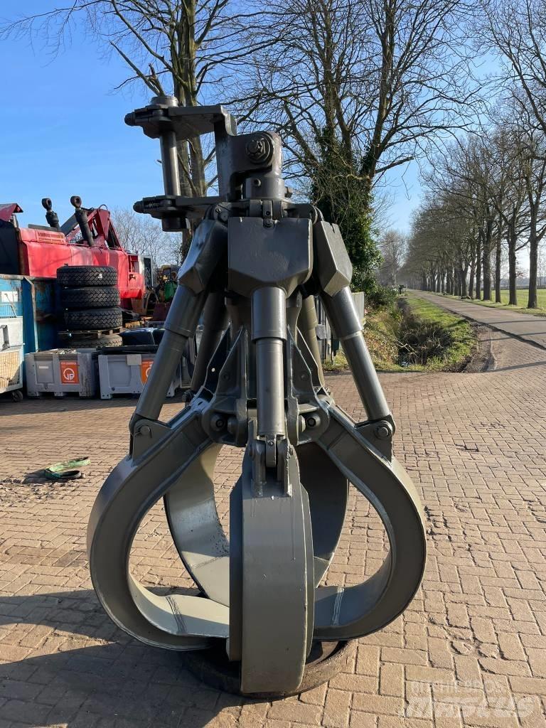 Fuchs HDMS 800 Gravemaskiner for avfallshåndtering