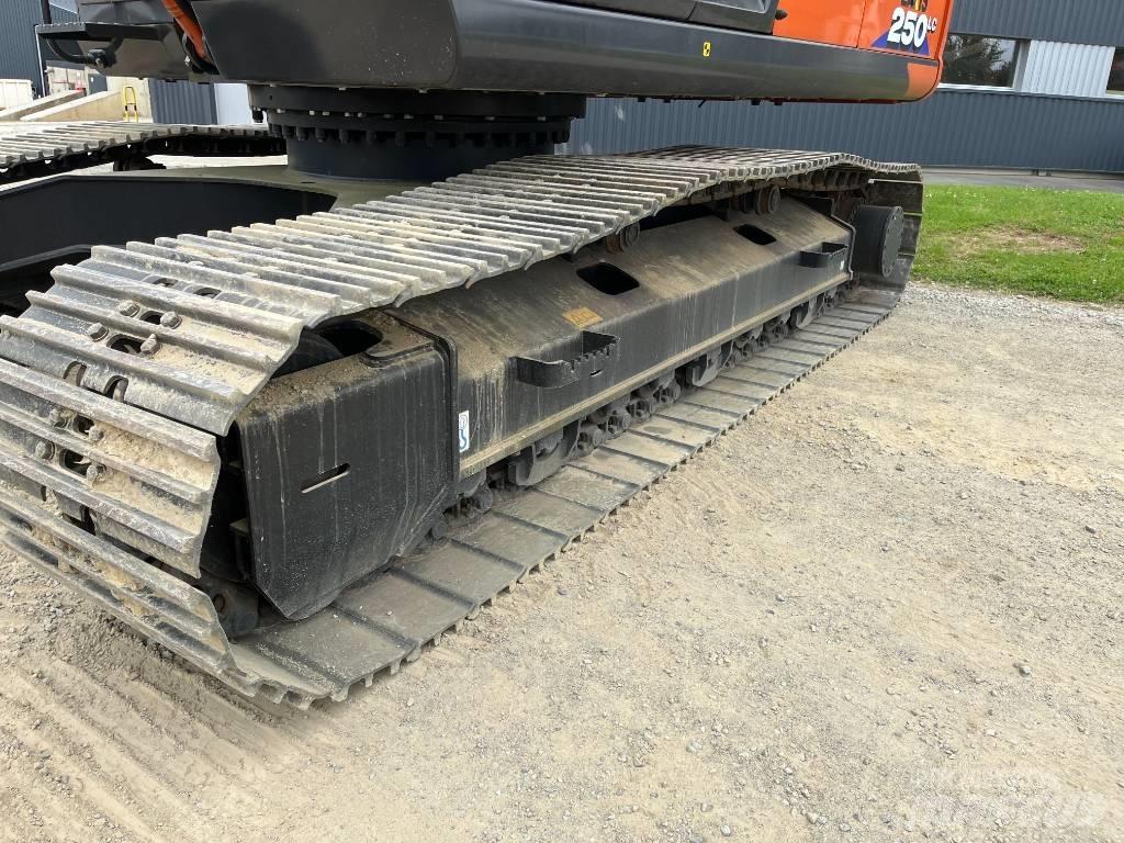 Hitachi ZX250LC-6 Beltegraver
