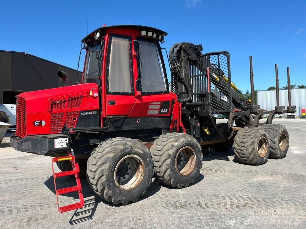 Komatsu 835 Lassbærere