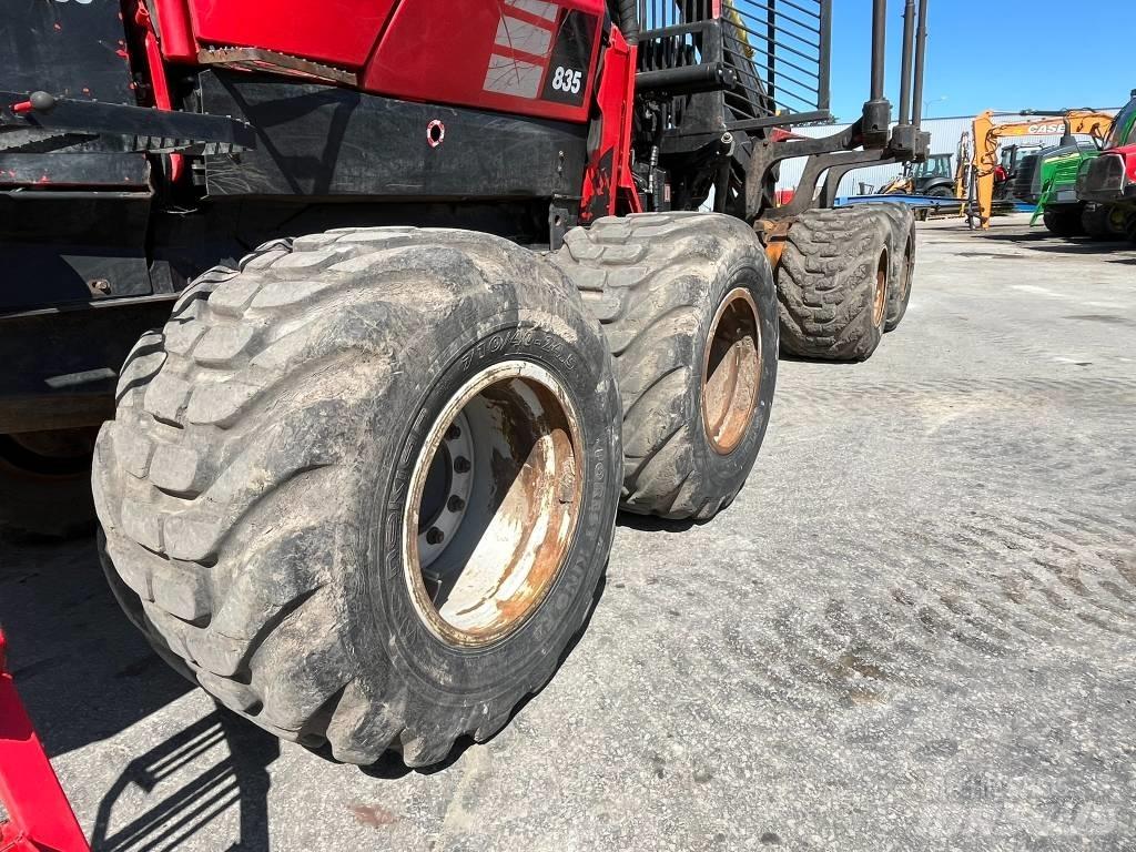 Komatsu 835 Lassbærere