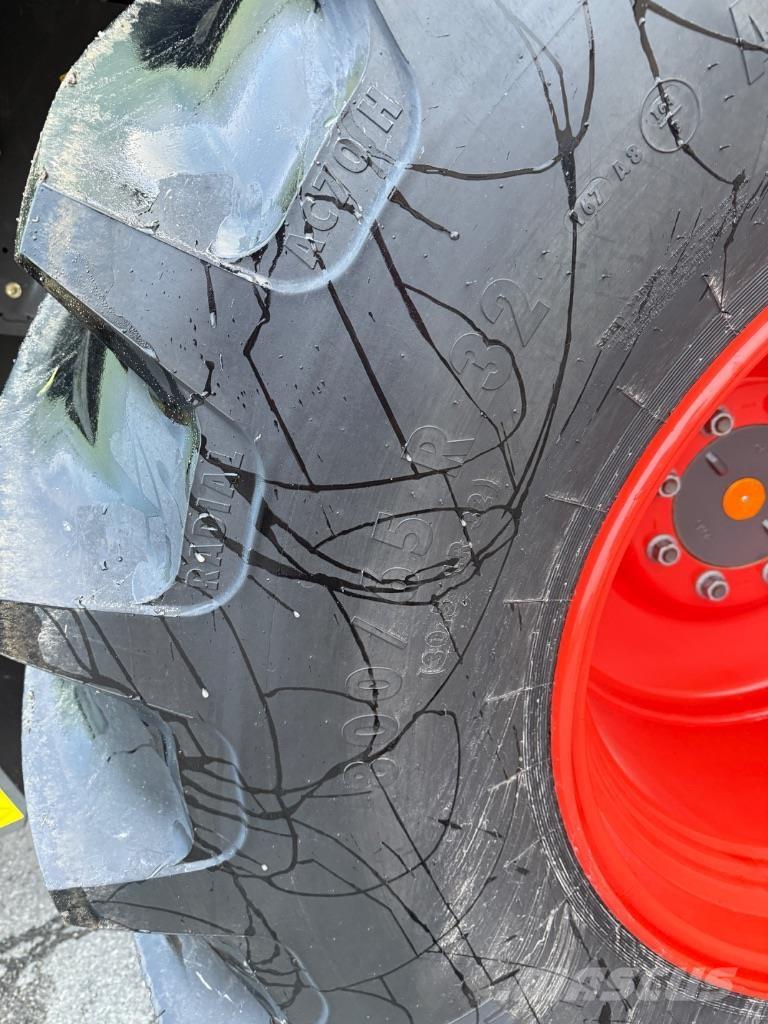 CLAAS Avero 240 Skurtreskere