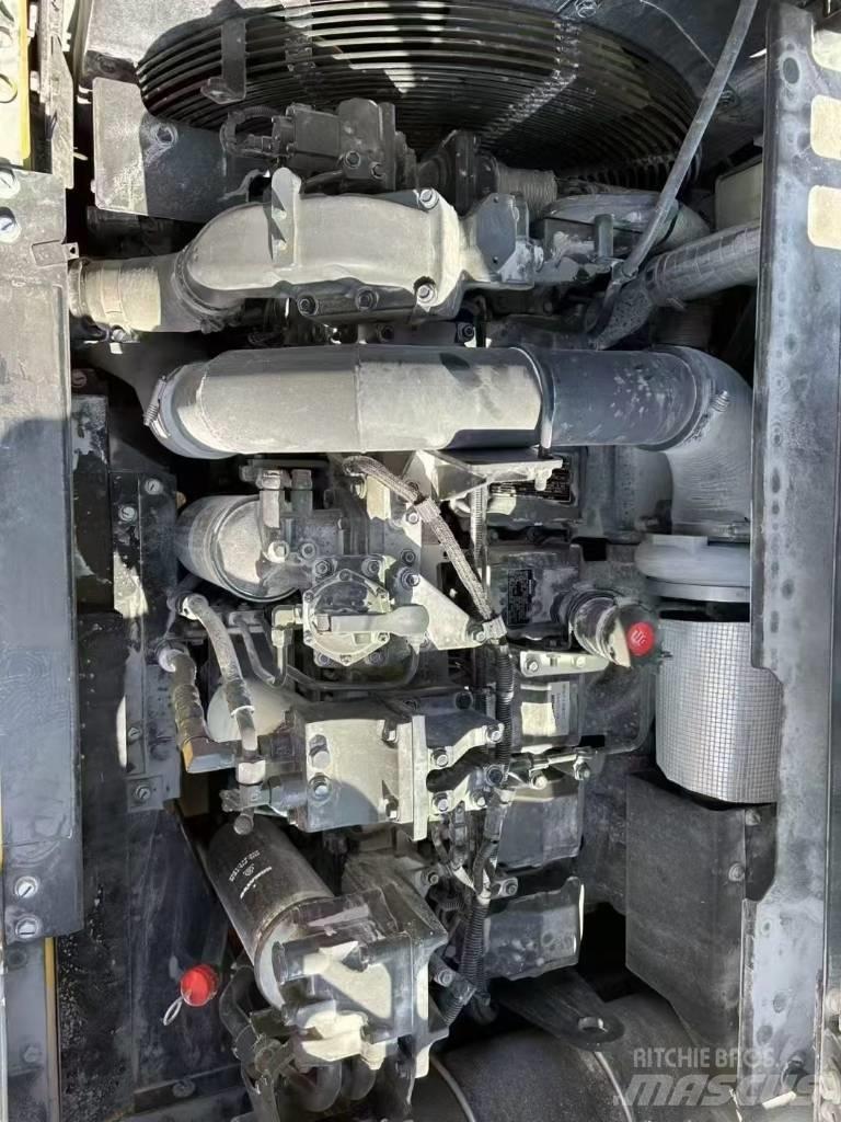 Komatsu 450LC-8 Beltegraver