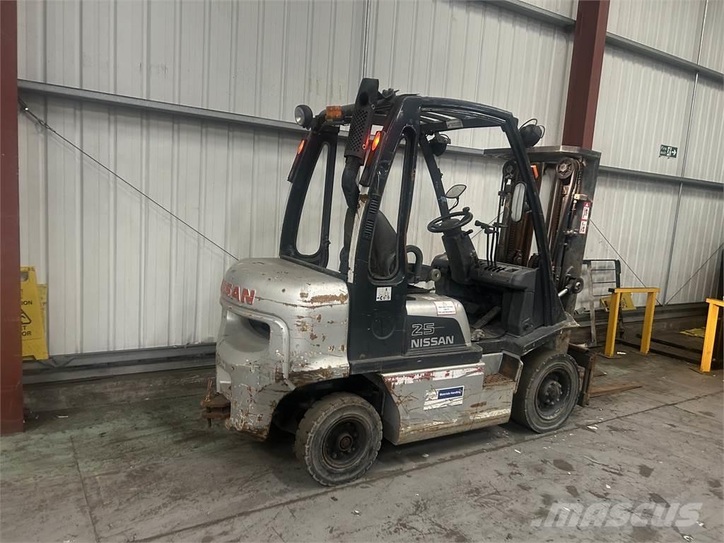 Nissan FD02A25Q Diesel Trucker