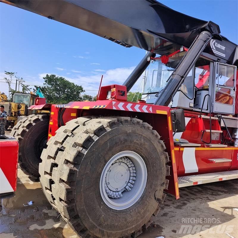 Kalmar DRF 450 Reachstackere