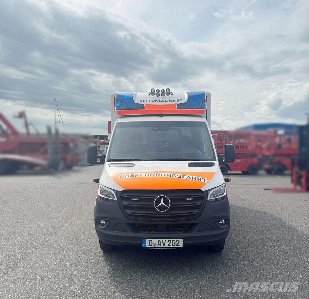 Mercedes-Benz 100 D Ambulanse
