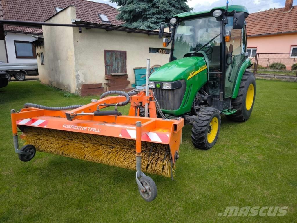John Deere 3720 Kompakttraktorer
