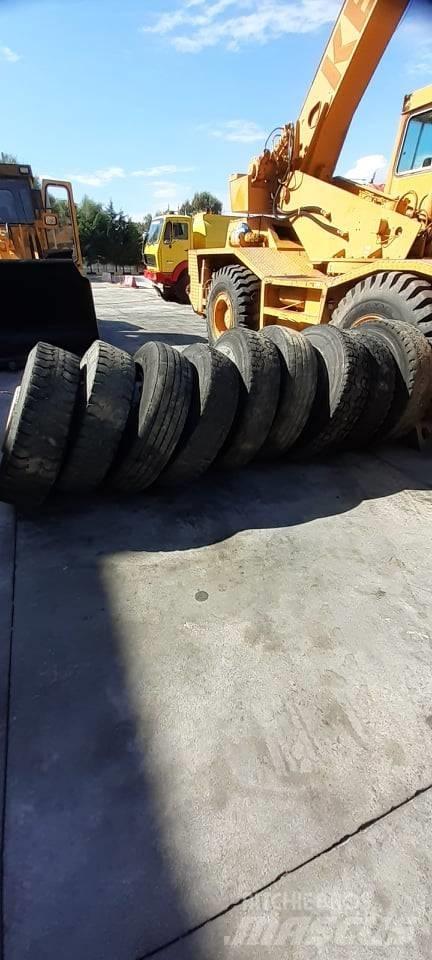 Bridgestone 13R22.5 Dekk, hjul og felger