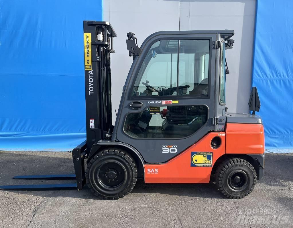 Toyota 8 FD F 30 Diesel Trucker