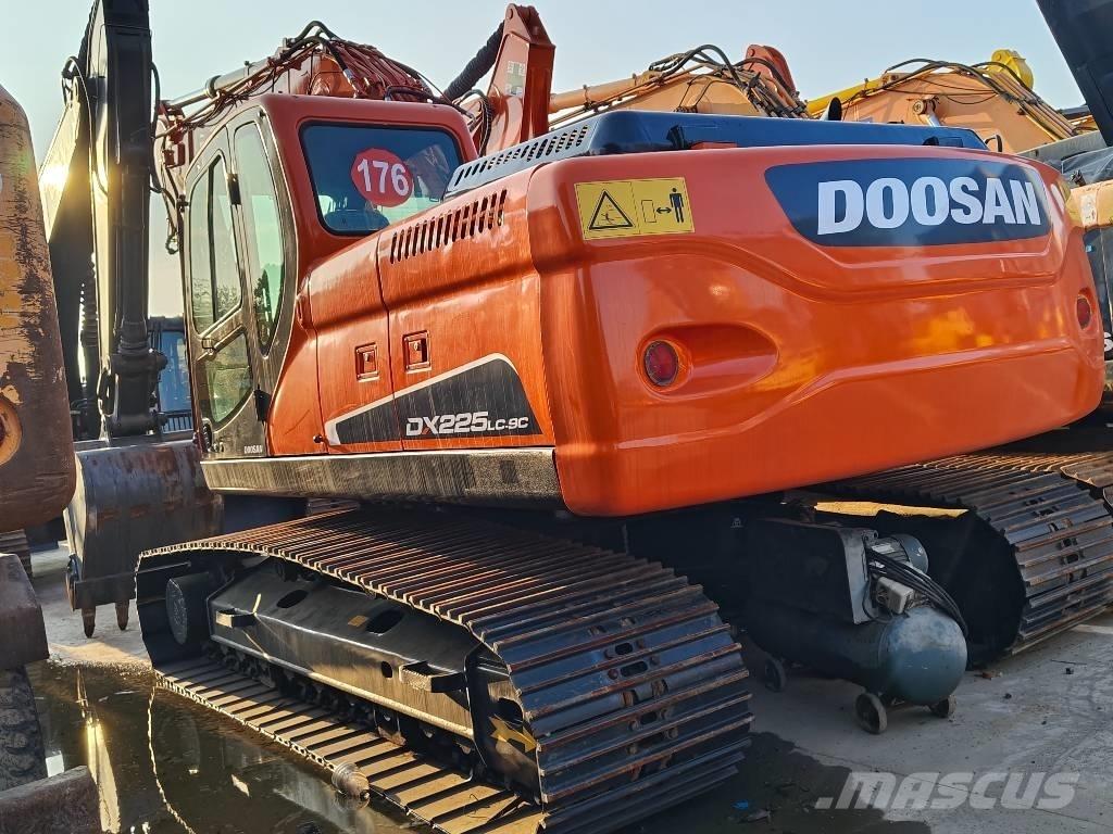 Doosan DX225LC-9C Beltegraver