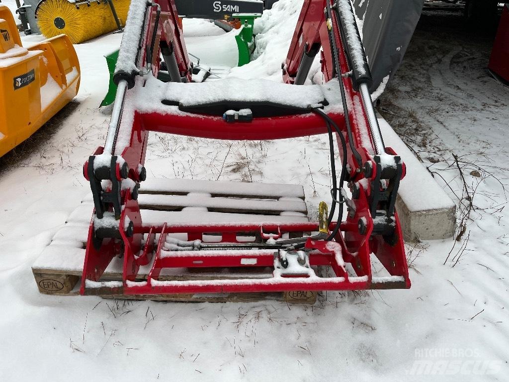 Massey Ferguson 945 Frontlastere og graveredskap