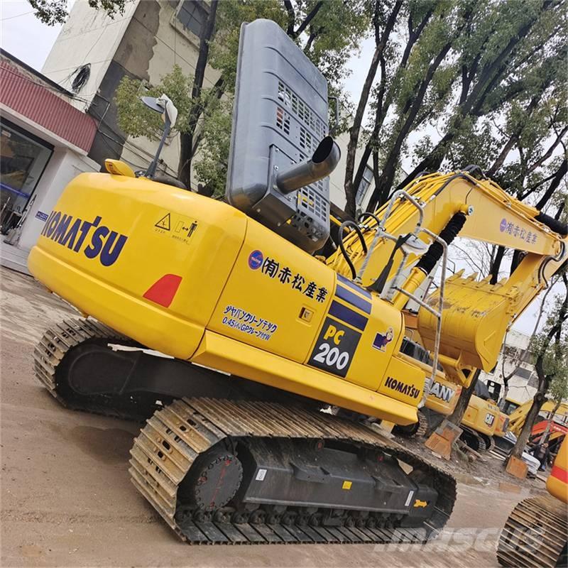 Komatsu PC 200-8 Beltegraver