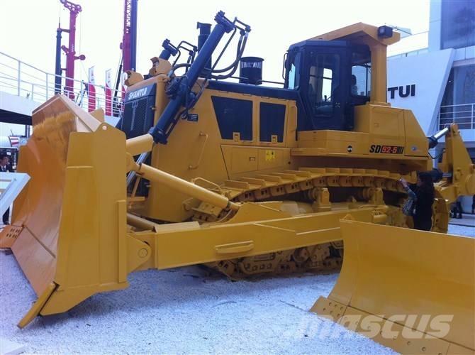 Komatsu d65ex-16 Dozere Beltegående