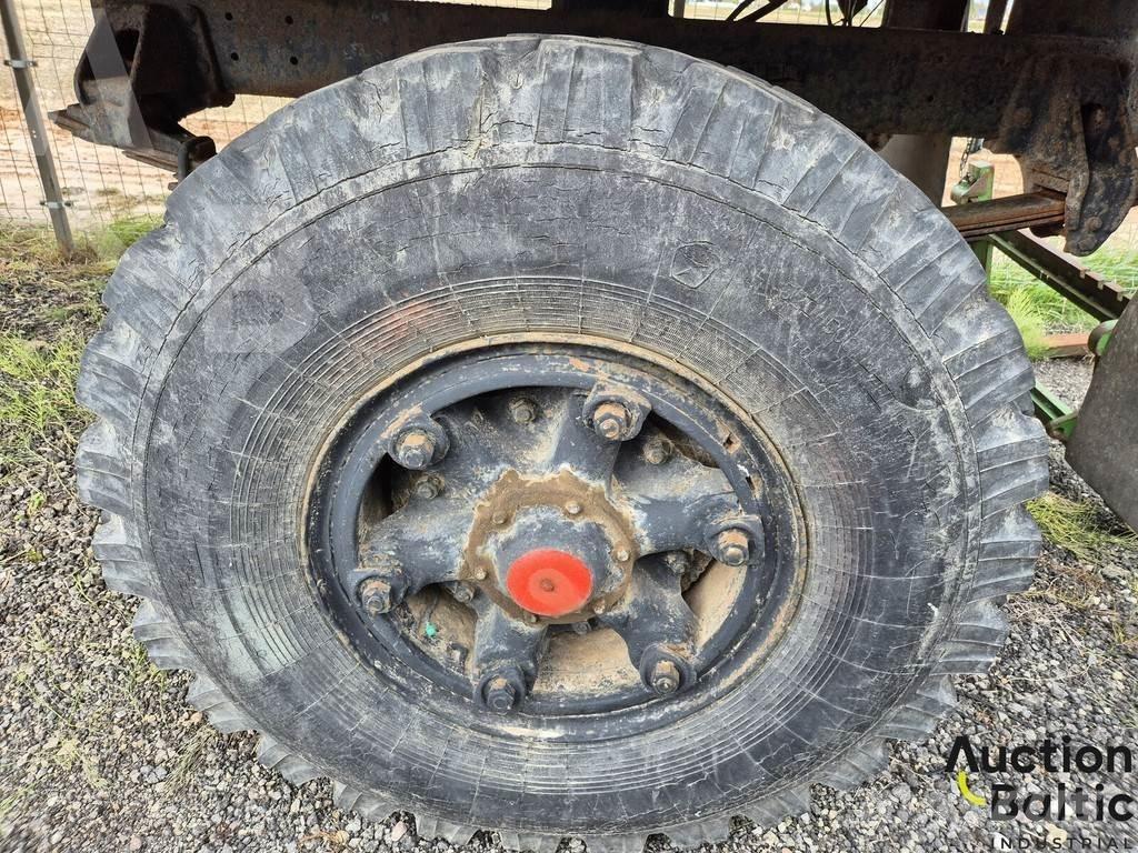 MAZ 8926 Gardintrailer