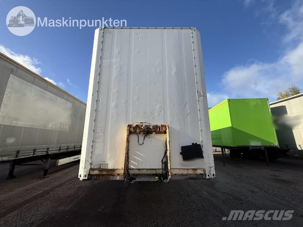 Schmitz SKO 24 Lettisolert skaptrailer