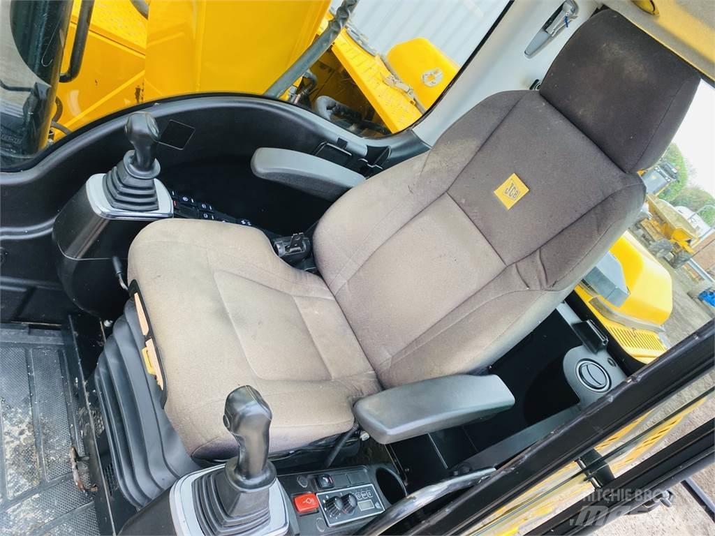 JCB JS130LC Beltegraver