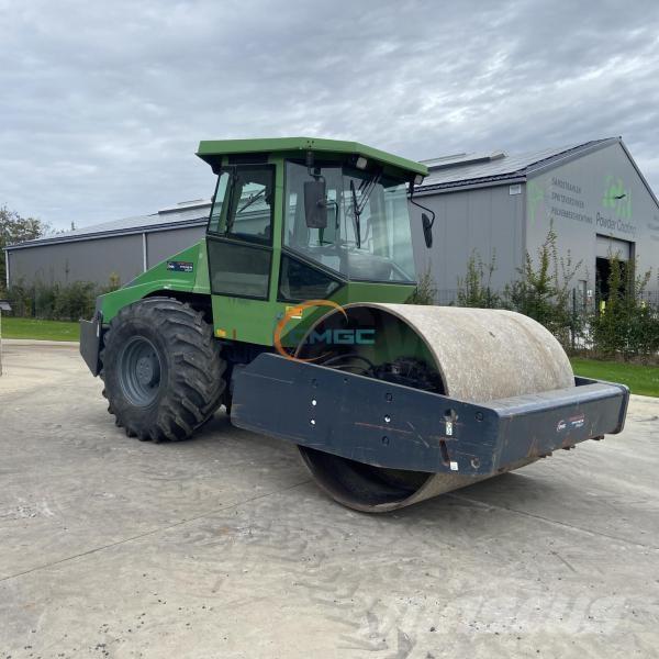 Dynapac CA302D Hjullaster til komprimering