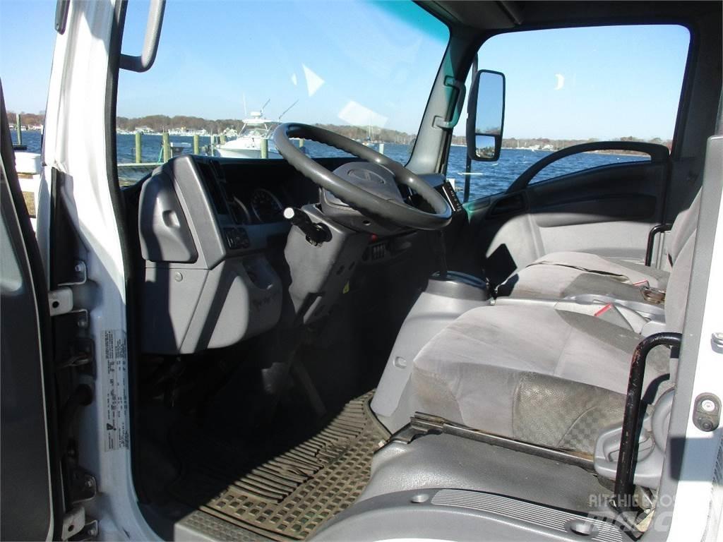 Isuzu NRR Skapbiler