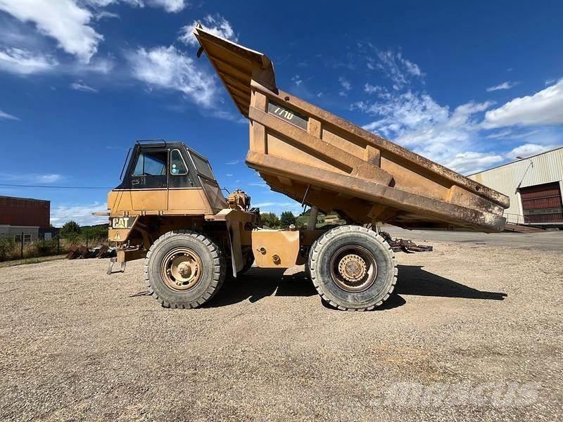 CAT 771D Tipptrucker