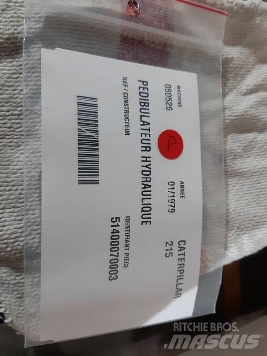 CAT 215 Førerhus og Interiør