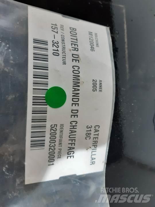 CAT 318C Førerhus og Interiør