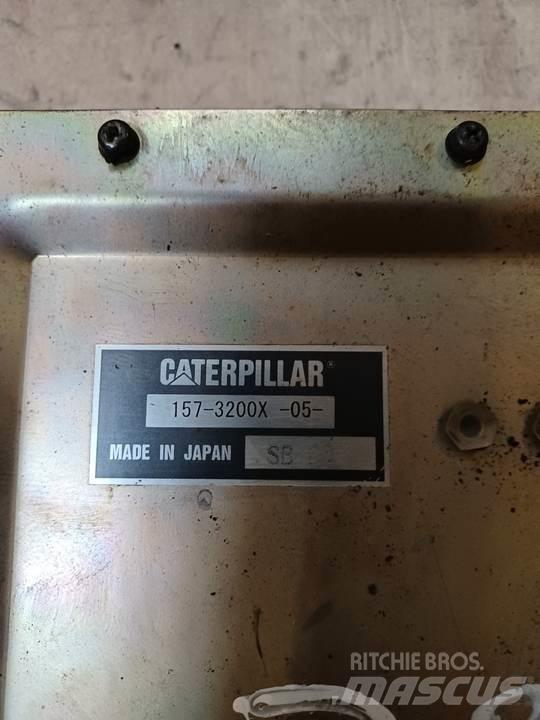CAT 318C Førerhus og Interiør