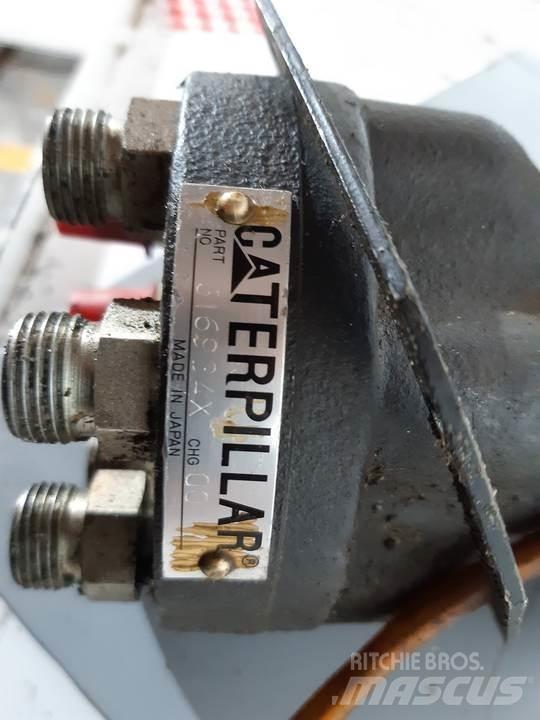 CAT 330L Førerhus og Interiør