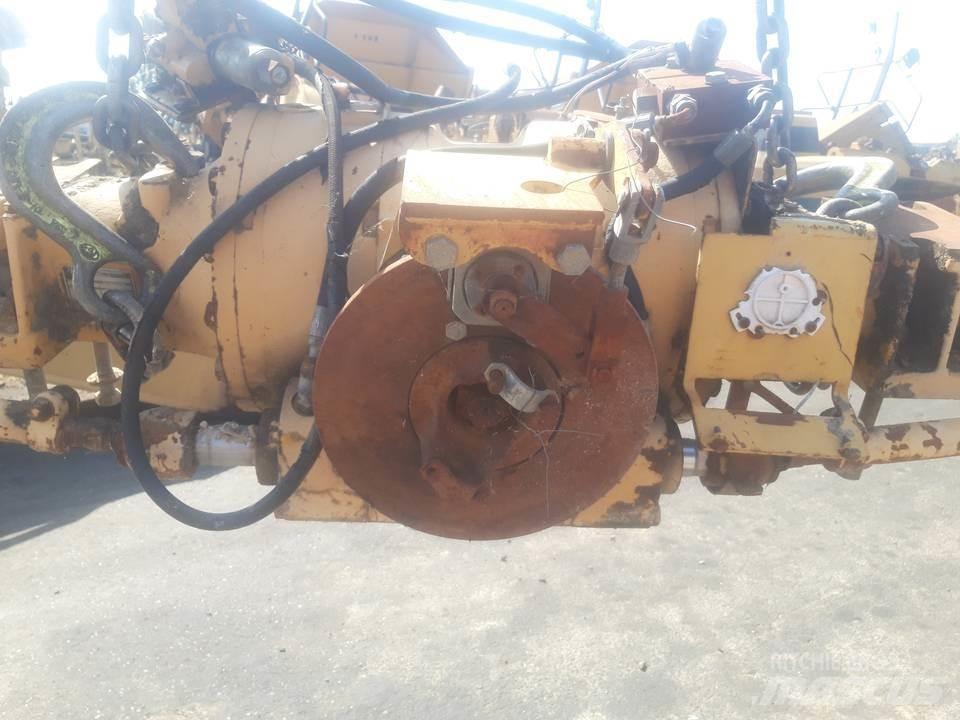 CAT 438B Girkasse