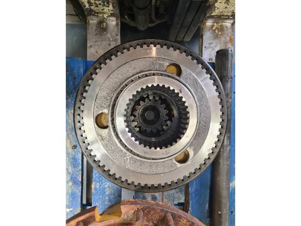 CAT 735 Girkasse