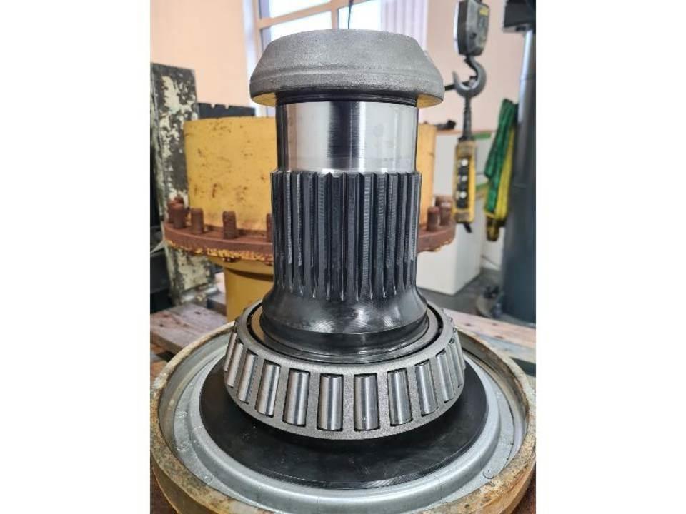 CAT 735 Girkasse