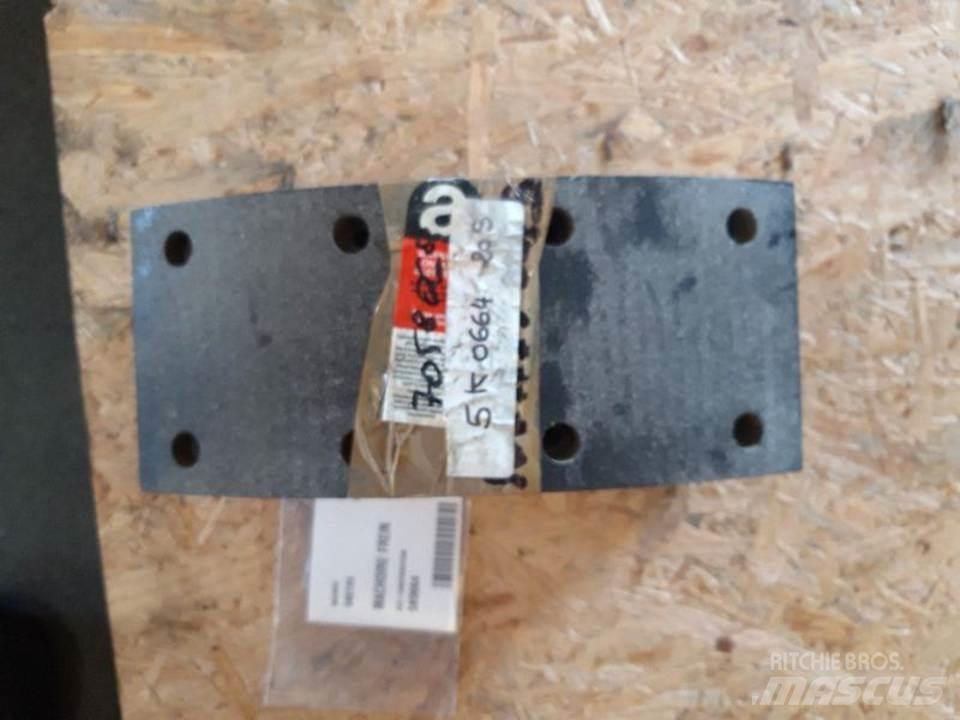 CAT 966C Belter, kjettinger og understell