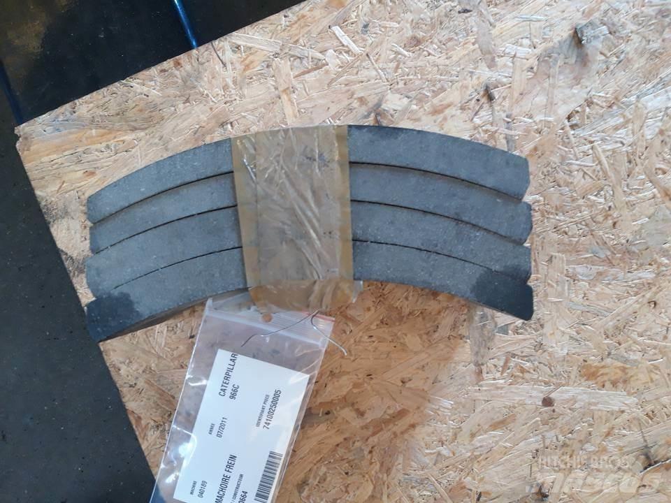 CAT 966C Belter, kjettinger og understell