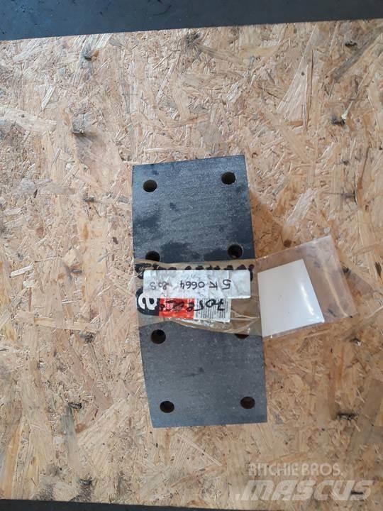 CAT 966C Belter, kjettinger og understell