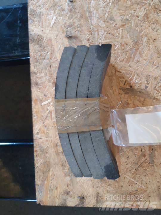 CAT 966C Belter, kjettinger og understell