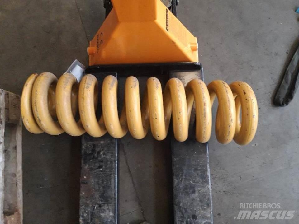 CAT D7F Belter, kjettinger og understell