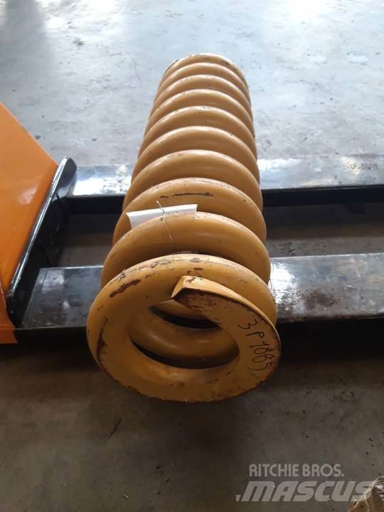 CAT D7F Belter, kjettinger og understell