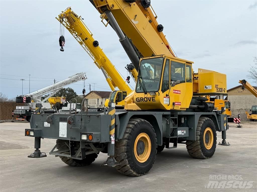 Grove RT530E-2 Røff terreng kraner