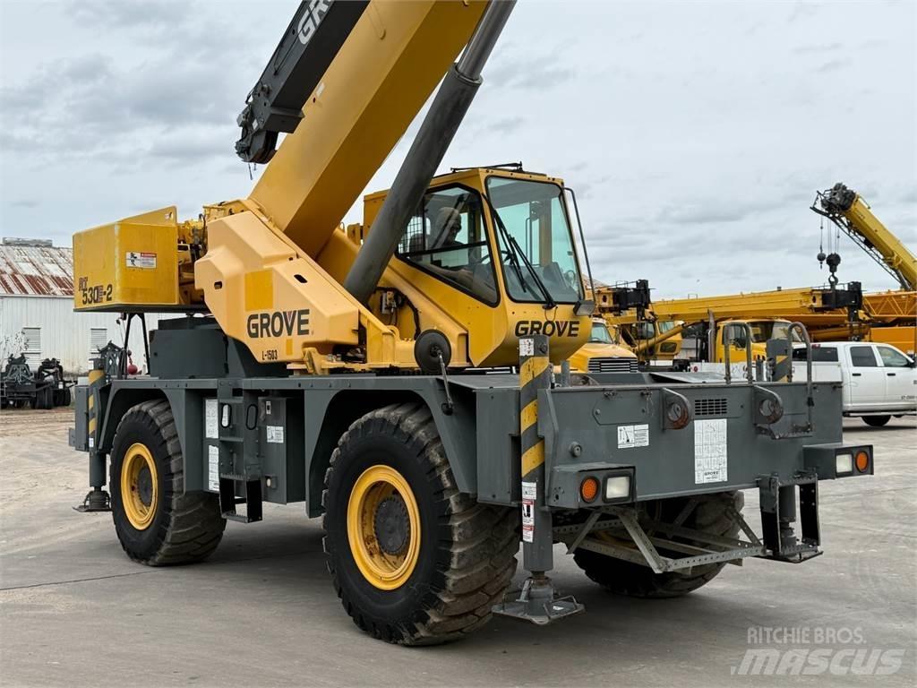 Grove RT530E-2 Røff terreng kraner