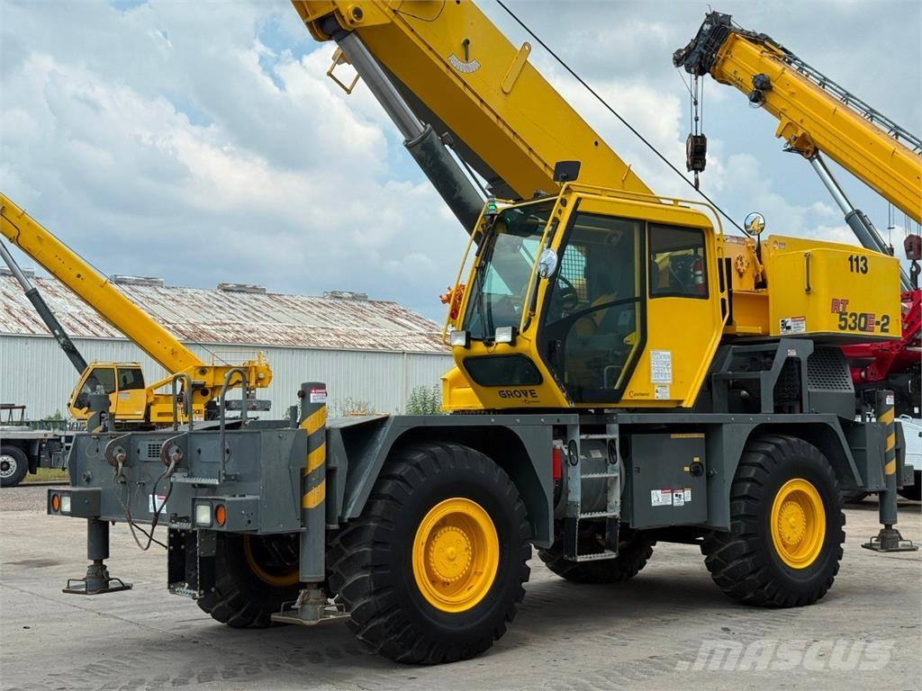 Grove RT530E-2 Røff terreng kraner
