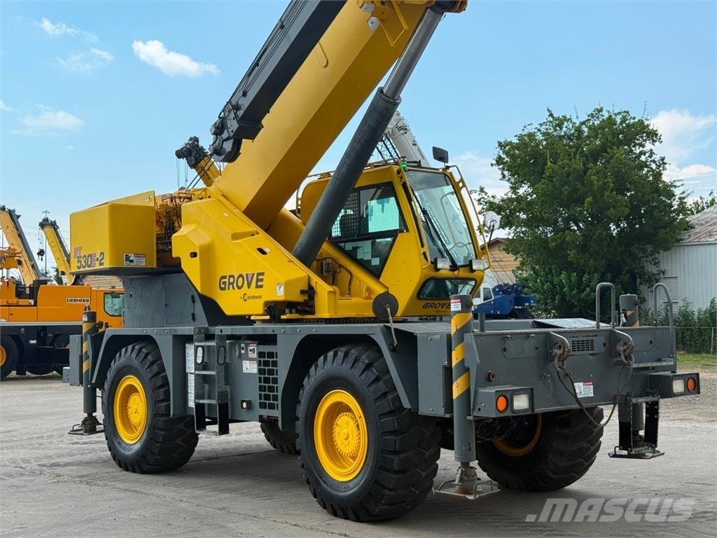 Grove RT530E-2 Røff terreng kraner