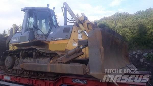 Komatsu D65 EX-12 Dozere Beltegående
